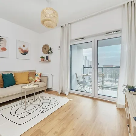 Cozy Jaworska With Free Garage By Renters 브로츠와프