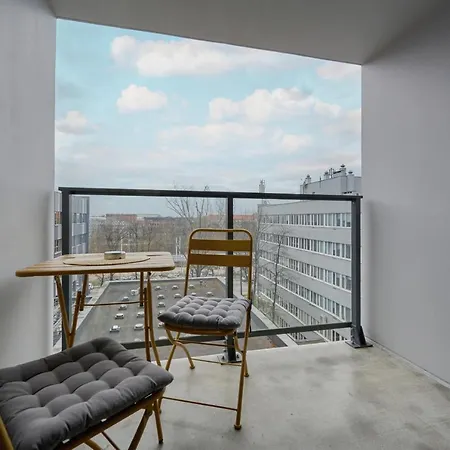 Cozy Jaworska With Free Garage By Renters 아파트