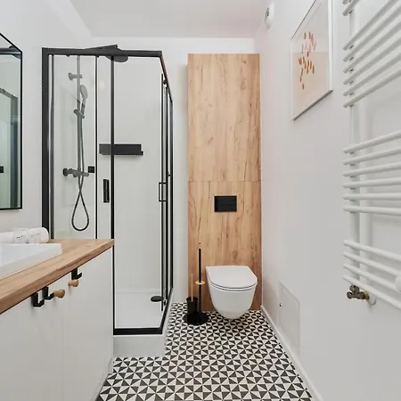 Cozy Jaworska With Free Garage By Renters 브로츠와프