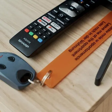 Cozy Jaworska With Free Garage By Renters Apartamento *